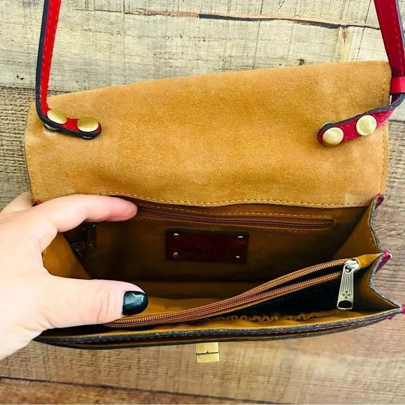 NWOT Patricia Nash Consilina Crossbody Organizer Etched Rose Leather - Picture 15 of 16